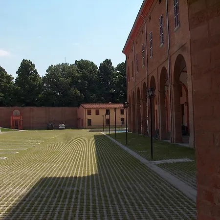 アパートホテル Village *