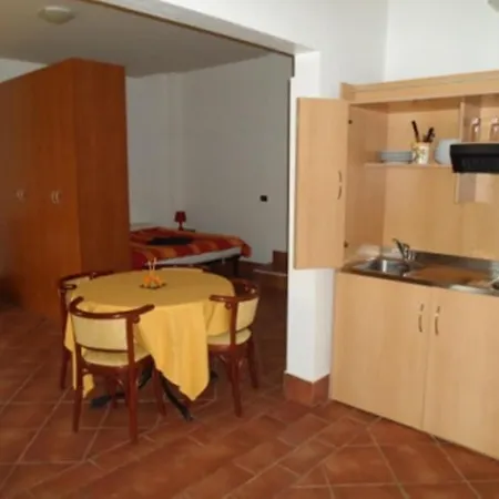 Village アパートホテル