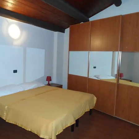 アパートホテル Village