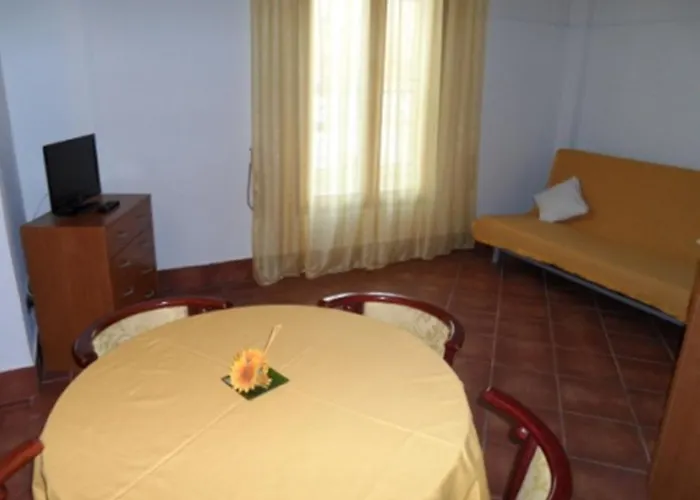 Village Apart-hotel *